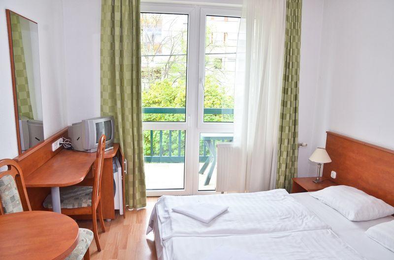 Hotel Kristaly Hajdúszoboszló Екстериор снимка