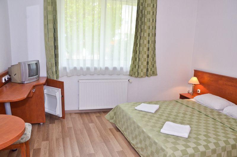 Hotel Kristaly Hajdúszoboszló Екстериор снимка